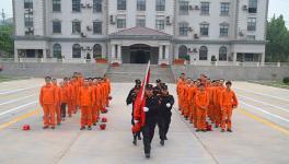 五星閃耀，國旗飄揚——贊皇金隅舉行“五一”升旗儀式