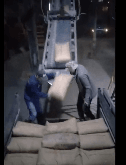 停窯：這邊排隊“搶購”水泥！ 而華東、華北降價“大甩賣”！