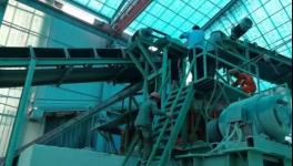 突發(fā)！工人落入正攪拌的碎石機，不幸身亡！