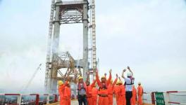 世界震驚！266萬噸水泥倒入大海，要干嘛？