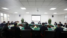 胡劍飛現場調度玉山南方水泥日產8000噸水泥熟料生產線項目